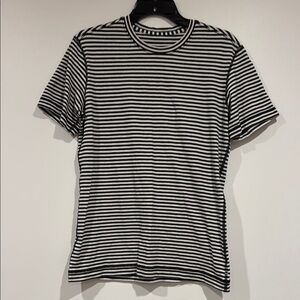 Lululemon tee size M